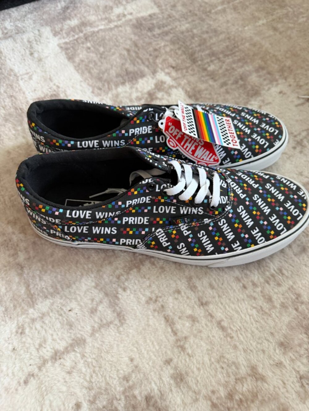 Vans Pride Old Skool Skate Shoes Men’s Size 12 Rainbow Checker Sneakers NWT - Picture 3 of 6